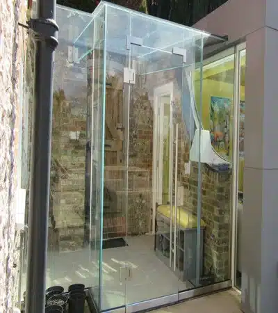 http://maqs%20door-set%20into%20structural%20glass